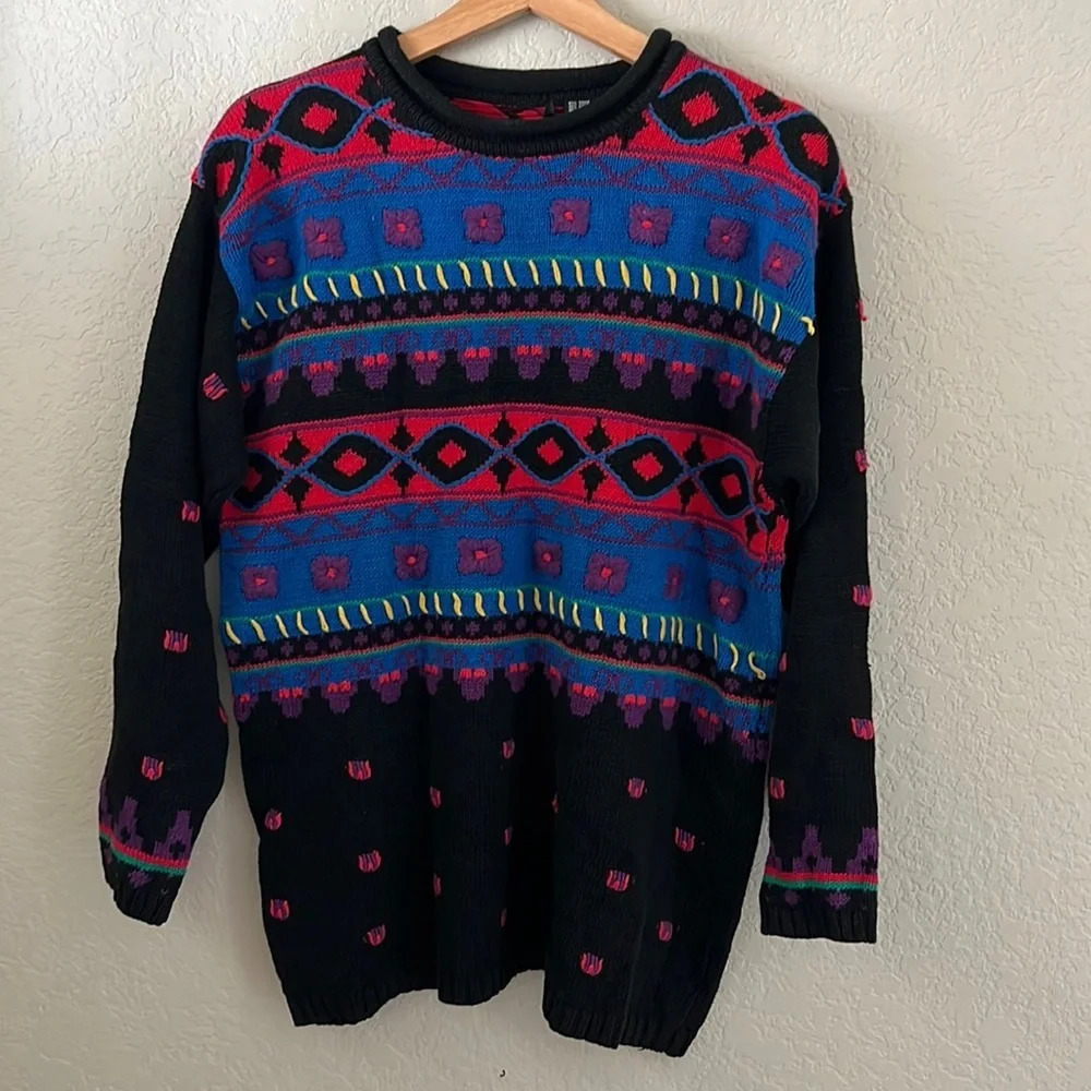 Vintage 3D Knit Women’s Fair Isle Embroidered striped sweater. Sz L